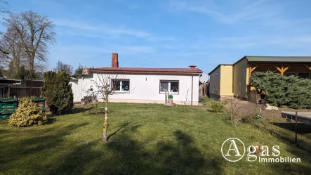 Staßenansicht - Haus kaufen in Premnitz / Mögelin - Schöner Bungalow mit großem Garten