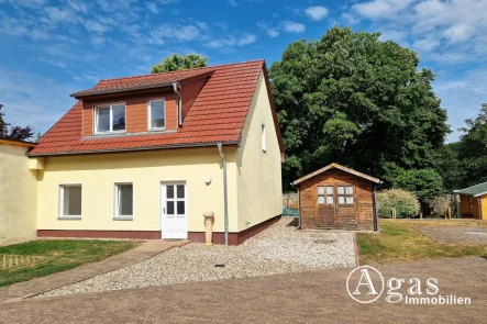 EFH 1 - Haus mieten in Müncheberg - Einfamilienhaus mit ca. 95m² Wohnfläche & Garten und PkW-Stellplatz in Müncheberg zu vermieten