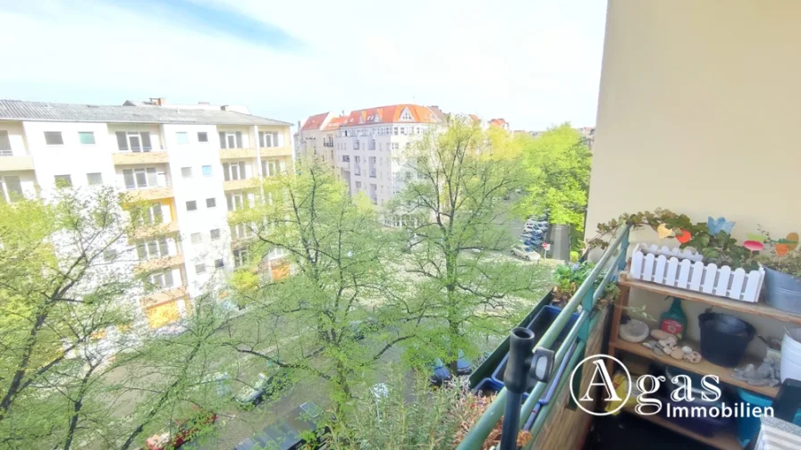 Aussicht Balkon - Wohnung kaufen in Berlin - Kapitalanlage  in Charlottenburg: vermietete 3-Zimmer-Wohnung mit Balkon und schöner Aussicht