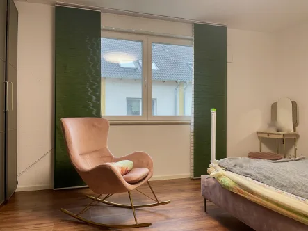 Schlafzimmer 1.OG - Haus mieten in Berlin - Familien sind herzlich willkommen! Moderne Reihenmittelhaus + kleiner Garten in ruhiger Lage!