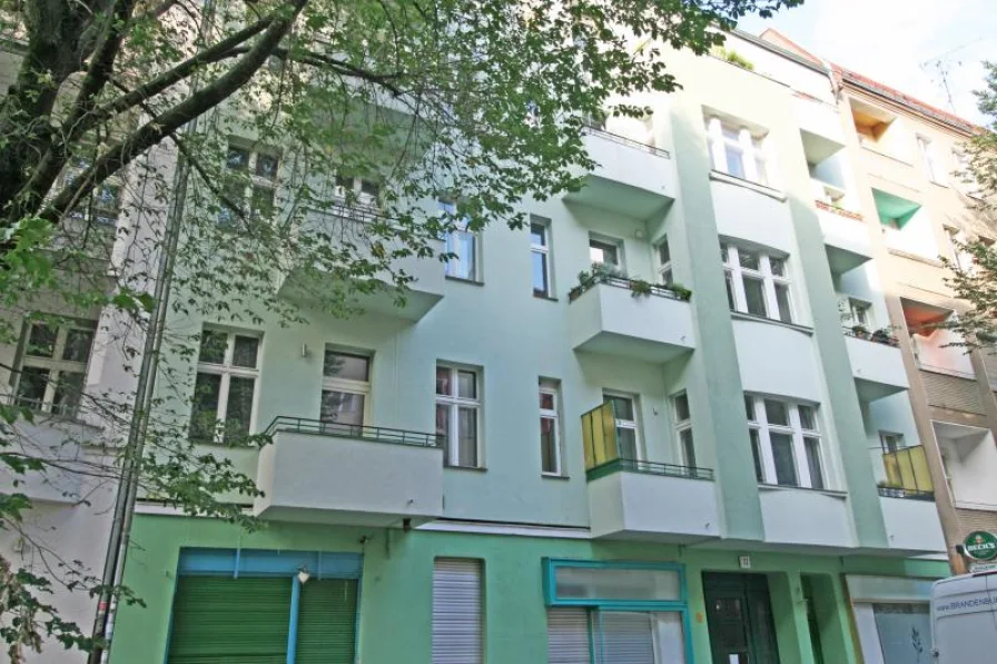 Hausansicht - Wohnung kaufen in Berlin - Im Sprengel-Kiez zur Kapitalanlage! Gartenwohnung mit Option zum Terrassenanbau