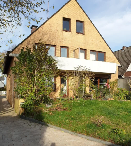 Hausansicht - Haus kaufen in Hamburg - Gebote erwünscht: Attraktives Mehrfamilienhaus in beliebter Wohngegend