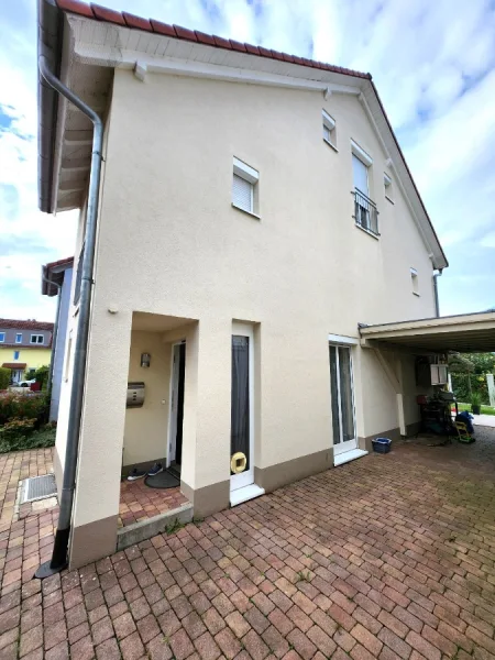 Stellplatz und Carport_ Carportdach erweiterbar