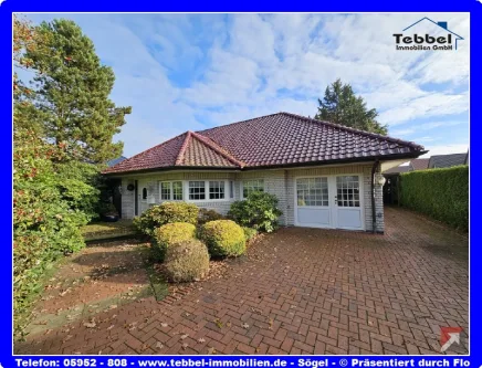 Ansicht - Haus kaufen in Dörpen - Gepflegter Winkelwalmdachbungalow in ruhiger Lage von Dörpen!