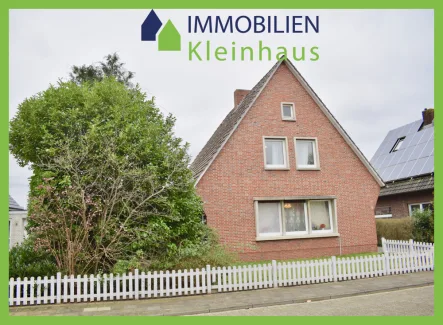 Straßenansicht - Haus kaufen in Papenburg / Aschendorf (Ems) - Freistehendes Einfamilienhaus in ruhiger Lage auf Erbpacht provisionsfrei für den Käufer zu Kaufen!