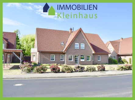 Straßenansicht - Wohnung kaufen in Papenburg - Großzügige, lichtdurchflutete Oberwohnung in Papenburg/ Obenende provisionsfrei für den Käufer zu Kaufen!