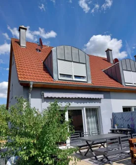Ansicht Garten - Haus kaufen in Ansbach - Reiheneckhaus in ruhiger und sonniger Lage