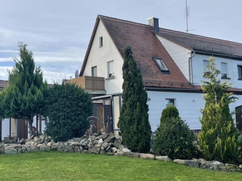 Ansicht - Haus kaufen in Lehrberg - 1-2 Familien-Doppelhaushälfte ***RESERVIERT***