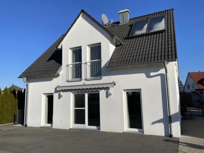 Ansicht Terrasse - Haus kaufen in Ansbach - Modernes Einfamilienhaus mit Doppelgarage
