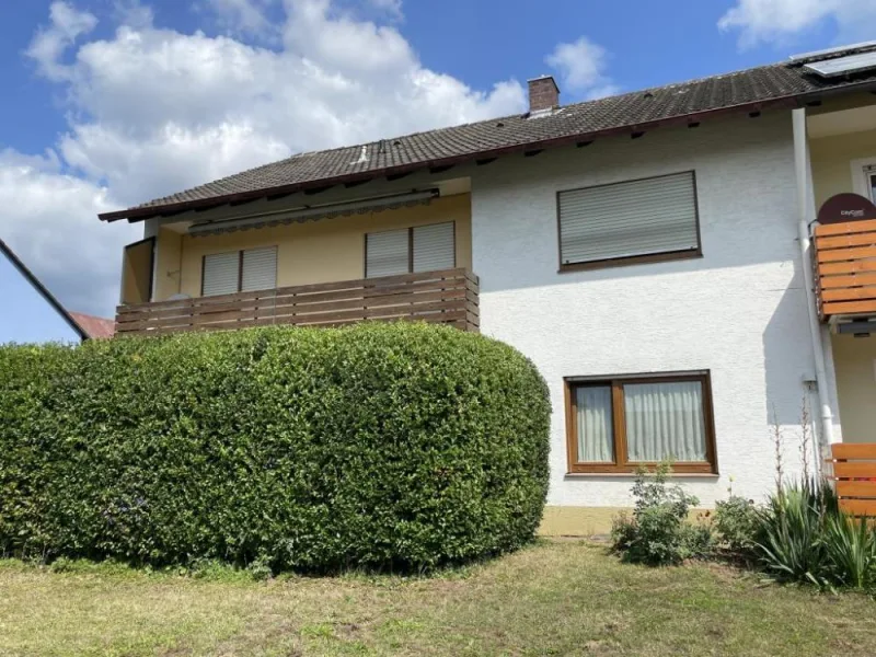 Ansicht - Haus kaufen in Petersaurach - 2-Familienhaus mit Garage