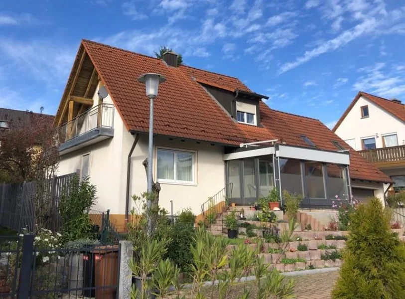 Ansicht - Wohnung mieten in Sachsen - 2-Zimmer-Dachgeschosswohnung mit Einbauküche und Loggia *Singlewohnung*