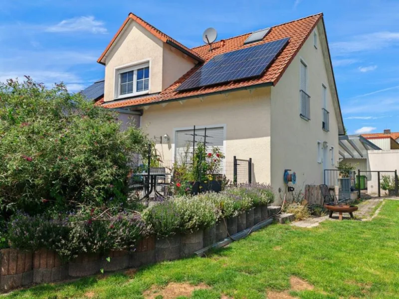 Ansicht - Haus kaufen in Flachslanden - Einfamilienhaus mit Einliegerwohnung