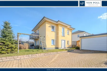 Titel - Haus kaufen in Berlin - Familienfreundliche Stadtvilla mit Luftwärmepumpe, 5 Zimmer und Balkon im Grünen!