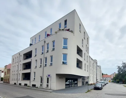 Hausansicht - Wohnung mieten in Cottbus - Erstvermietung - Moderne 2-Zimmer-Wohnung mit Terrasse und möglichem Tiefgaragenstellplatz