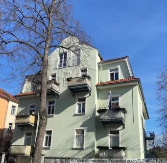 Hausansicht - Wohnung kaufen in Dresden - 3 vermietete Wohnungen auf einer Etage in Dresden-Cotta