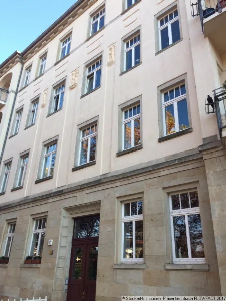 Hausansicht - Wohnung mieten in Dresden - Große Dachgeschosswohnung mit Loggia in Dresden-Strehlen