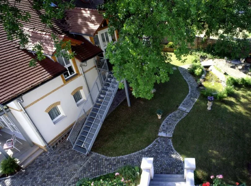 Remisengebäude - Wohnung mieten in Leipzig - *hübsche 2 Zimmerwohnung mit Balkon*