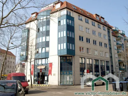 Objektansicht - Büro/Praxis mieten in Leipzig - ** Kleine Ladenfläche mit großem Schaufenster ab September 2024 zu vermieten **