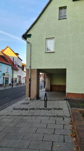 Durchgang Eilenburger Str. 45, beschriftet