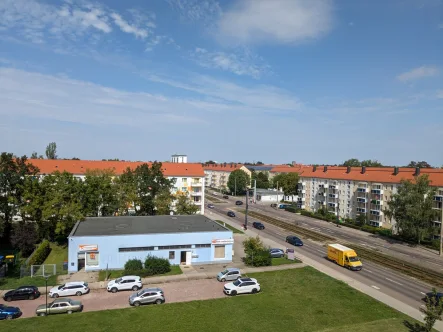 Umgebung 176706 immoHAL - Wohnung mieten in Halle - Kleiner Balkon und viel Platz für Wohnen und Arbeiten im Süden von Halle