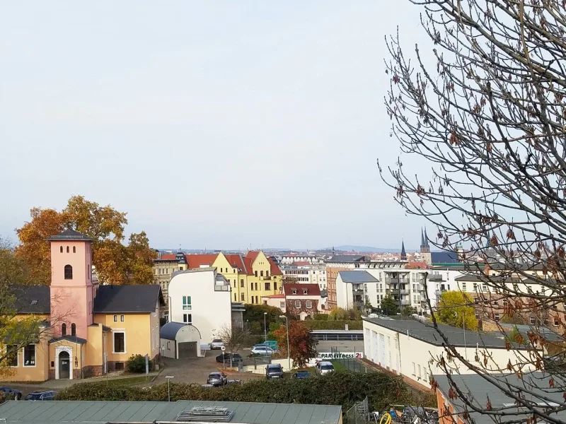 Aussicht 1674214 immoHAL - Wohnung mieten in Halle - Ganz oben in der südlichen Innenstadt. Individuelle 2-Raum-Wohnung im Dachgeschoss