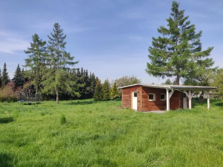 Gartenhäuschen - Grundstück kaufen in Lutherstadt Eisleben - Großes Grundstück mit Bebauungsmöglichkeit in ruhiger Lage