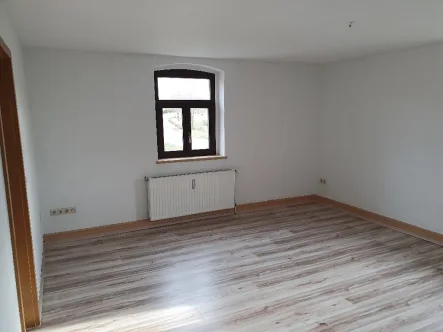 Wohnzimmer - Wohnung mieten in Seegebiet Mansfelder Land - O277W4: 4-Raum-Wohnung in Dederstedt