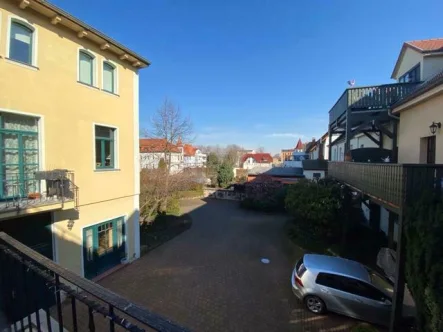 Blick vom Balkon - Wohnung mieten in Lutherstadt Eisleben - O301W3: Schöne 2-Raum-Maisonnette mit großzügigem Balkon