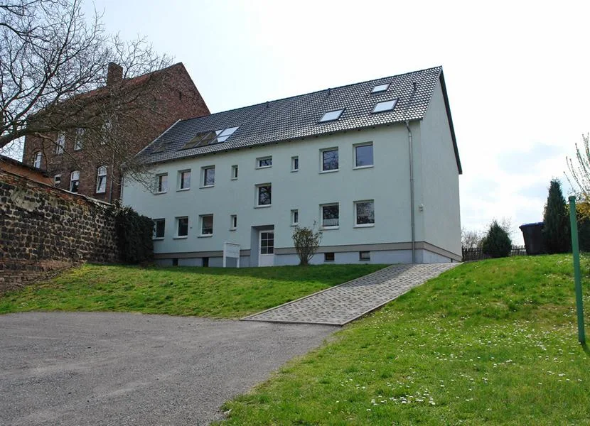 Rückseite - Wohnung mieten in Lutherstadt Eisleben - O263W4: Schöne 2-Raum-Wohnung in Eisleben