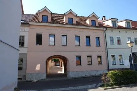 Hausansicht - Wohnung mieten in Lutherstadt Eisleben - O186W6: Moderne 2-Raum-Wohnung mit Laminat im Stadtzentrum!