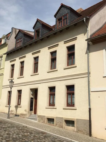 1675691793-Hausansichtvorn.JPG - Wohnung mieten in Bernburg (Saale) - geräumige 2 Zimmerwohnung in Bernburg