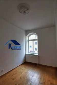 Wohnzimmer - Wohnung mieten in Zeitz - charmanter Altbauflair  3-Raum-Wohnung mit Terrasse in Zeitz zu vermieten!