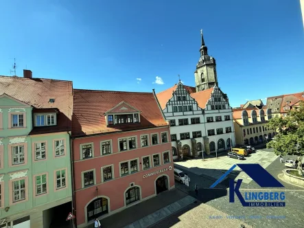 Ausblick zum Rathaus - Wohnung mieten in Naumburg - Exklusive 1-Raum-Wohnung mit Tageslichtbad und Personenaufzug am historischen Markt von Naumburg!
