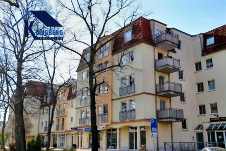 Hausansicht - Seite - Wohnung kaufen in Zeitz - Exklusive Eigentumswohnung im Zentrum von Zeitz mit Fahrstuhl, Balkon und Tiefgarage zu verkaufen!