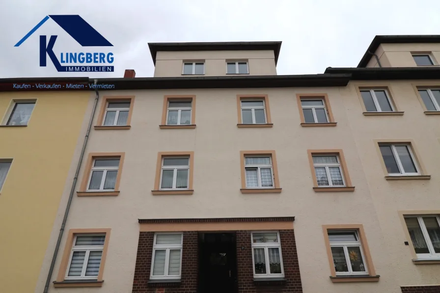 Hausansicht - Wohnung mieten in Zeitz - Moderne 2-Raum-Wohnung mit Tageslichtbad und verglasten Balkon zu vermieten!