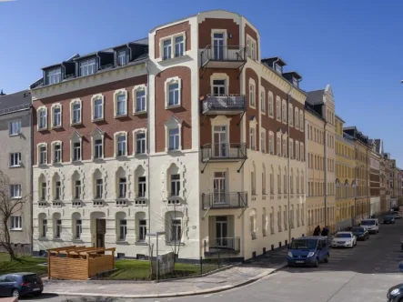 C-SCHUEFFNERSTR15_0001 - Wohnung mieten in Chemnitz - Dachgeschoss-Maisonette-Wohnung im Altbau mit Fußbodenheizung, Parkett und Terrasse!