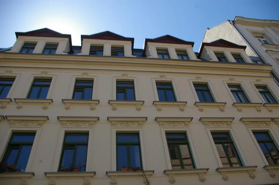 Hausbild - Wohnung mieten in Leipzig - Plagwitz, ruhig gelegene 2-Zimmerwohnung im Dachgeschoss mit Balkon! 