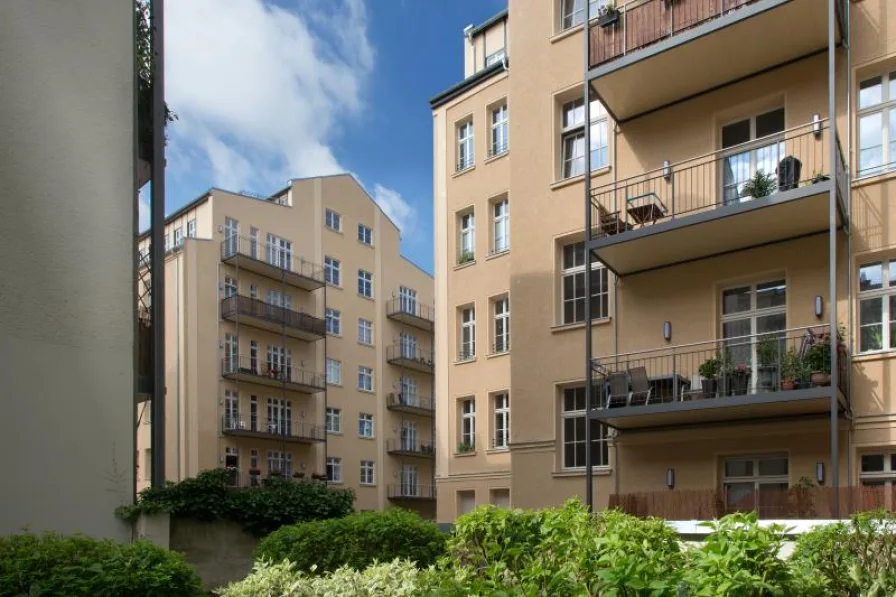 HUMBOLDT14_O Rückansicht - Wohnung mieten in Leipzig - Hochwertig sanierte 3-Zimmerwohnung im HOFGEBÄUDE des ehemaligen Ring-Messehaus !   