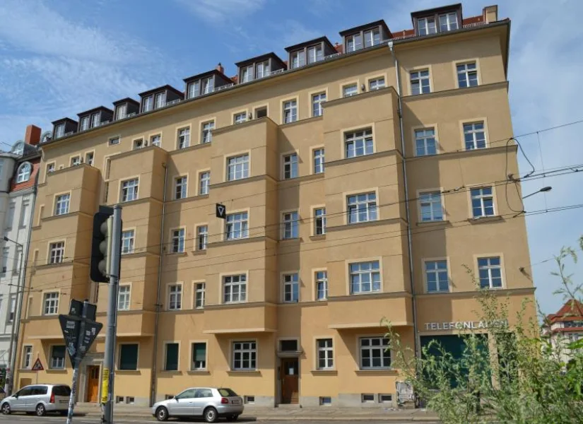 Hausansicht - Wohnung mieten in Leipzig - Moderne 1-Zimmer-Wohnung mit EBK + Balkon im beliebten Leipziger Süden ! 