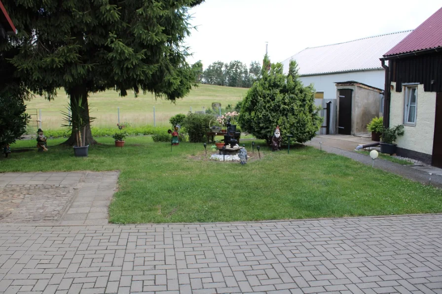 Blick in den Gartenbereich