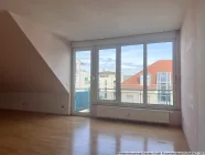 Wohnzimmer - Balkon-Wohnung mit Aufzug