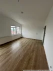 Wohnzimmer - Schicke 3-Raum DG Wohnung mit Lift, Badewanne und Dachterasse  in Kamenz !!!