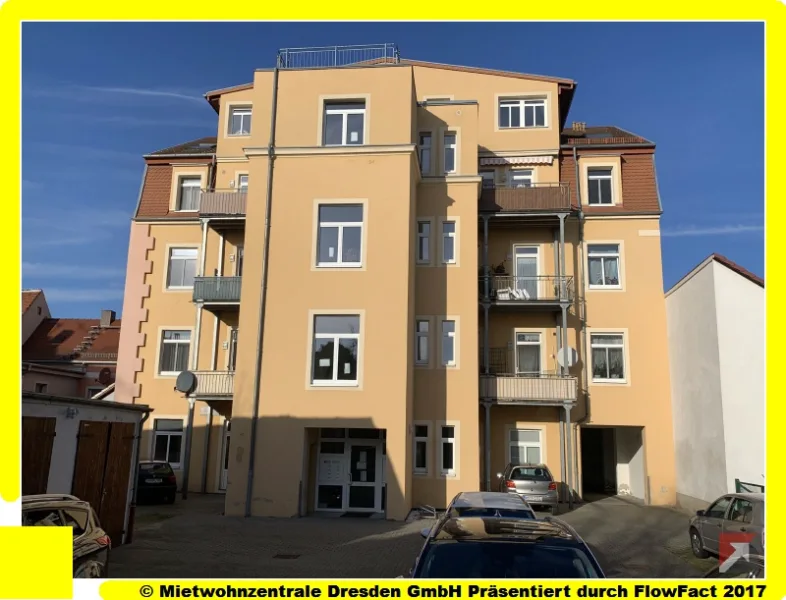 Rückansicht - Schicke 3-Raum DG Wohnung mit Lift, Badewanne und Dachterasse  in Kamenz !!! - Wohnung mieten in Kamenz - SUPER 3-Raumwohnung mit Lift und Dachterasse !! Einbauküche möglich !!