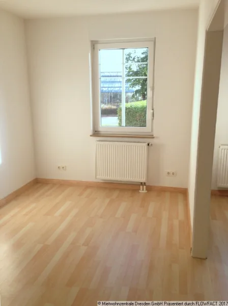 Schlafbereich kleine 2-Raumwohnung mit Balkon