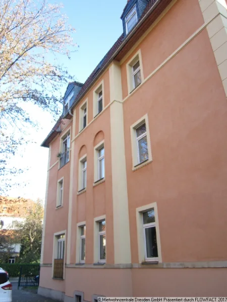 Seitenansicht - Tolle 4-Raum Dachgeschosswohnung mit Balkon und Eckbadewanne in Löbtau !!