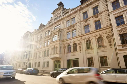 aussen - Wohnung mieten in Torgau - Vermietungsstart nach Sanierung! Stilvolle 3- Raum-Wohnungen mit Balkon 