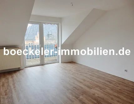  - Wohnung mieten in Naumburg - Domizil für Senioren + Balkon + Fahrstuhl