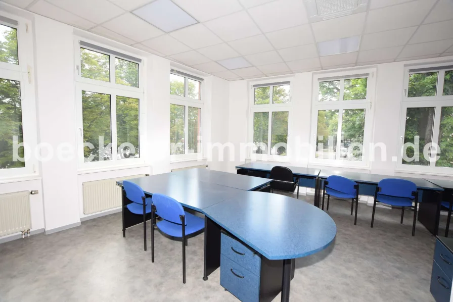  - Büro/Praxis mieten in Naumburg - Moderne Büro-Praxisfläche = hohe Kundenfrequenz