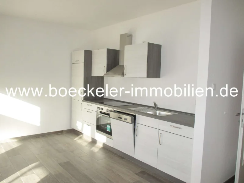  - Wohnung mieten in Naumburg - Barrierefreie 2-Zimmer-Wohnung mit Fahrstuhl, Balkon u. EBK