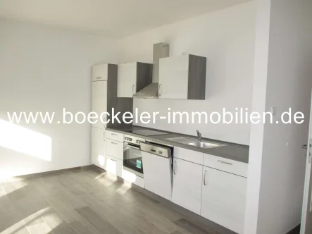  - Wohnung mieten in Naumburg - Barrierefreie 2-Zimmer-Wohnung mit Fahrstuhl, Balkon u. EBK